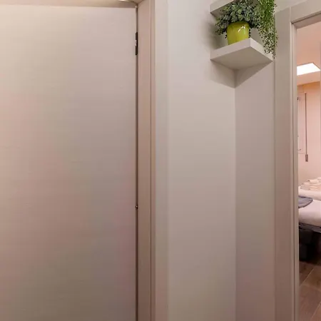 Crhome Apartment